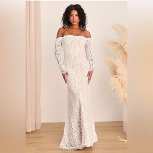 Lulus Romance Dreamer off the shoulder wedding dress NWT
